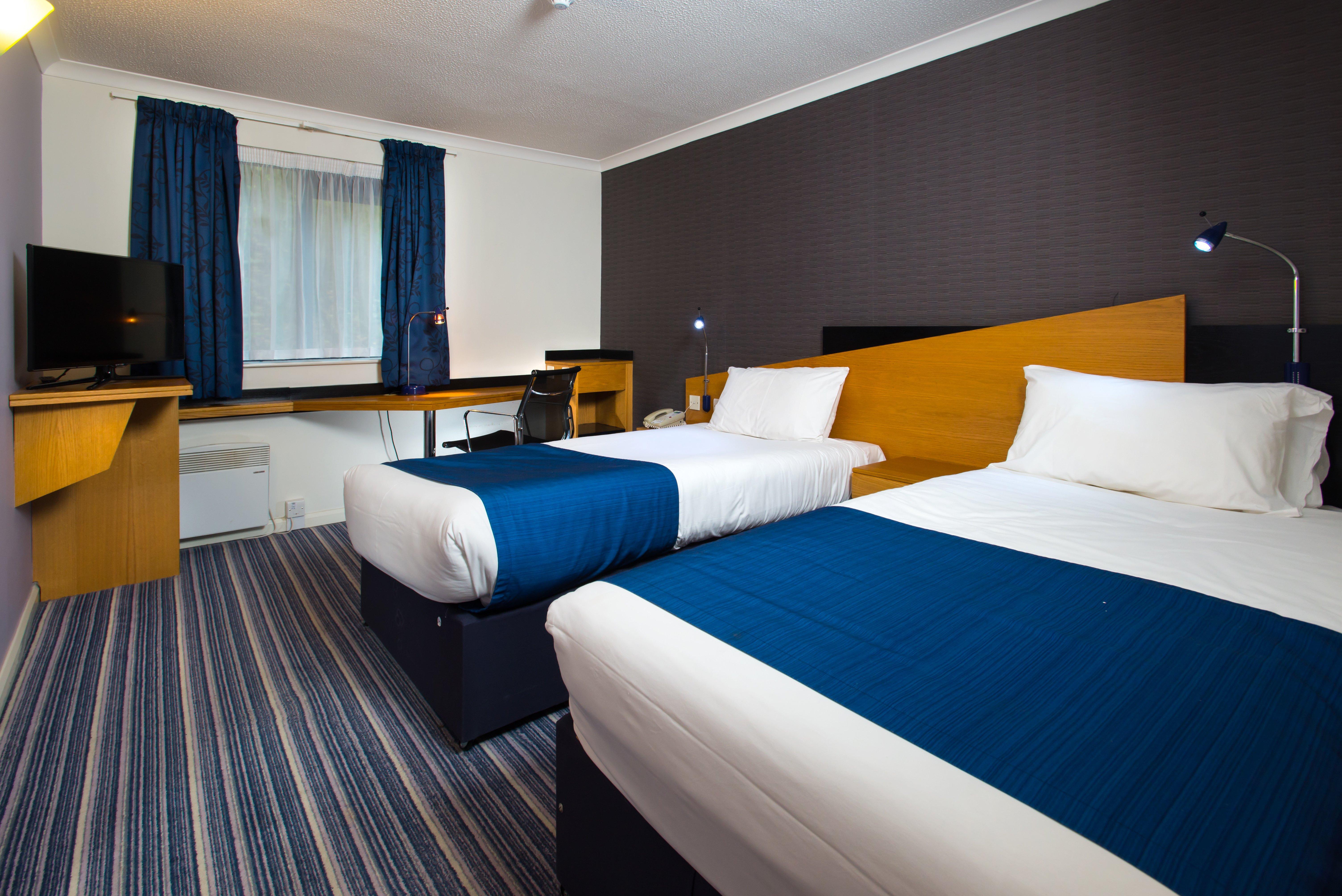 Holiday Inn Express Stevenage, An Ihg Hotel Ngoại thất bức ảnh