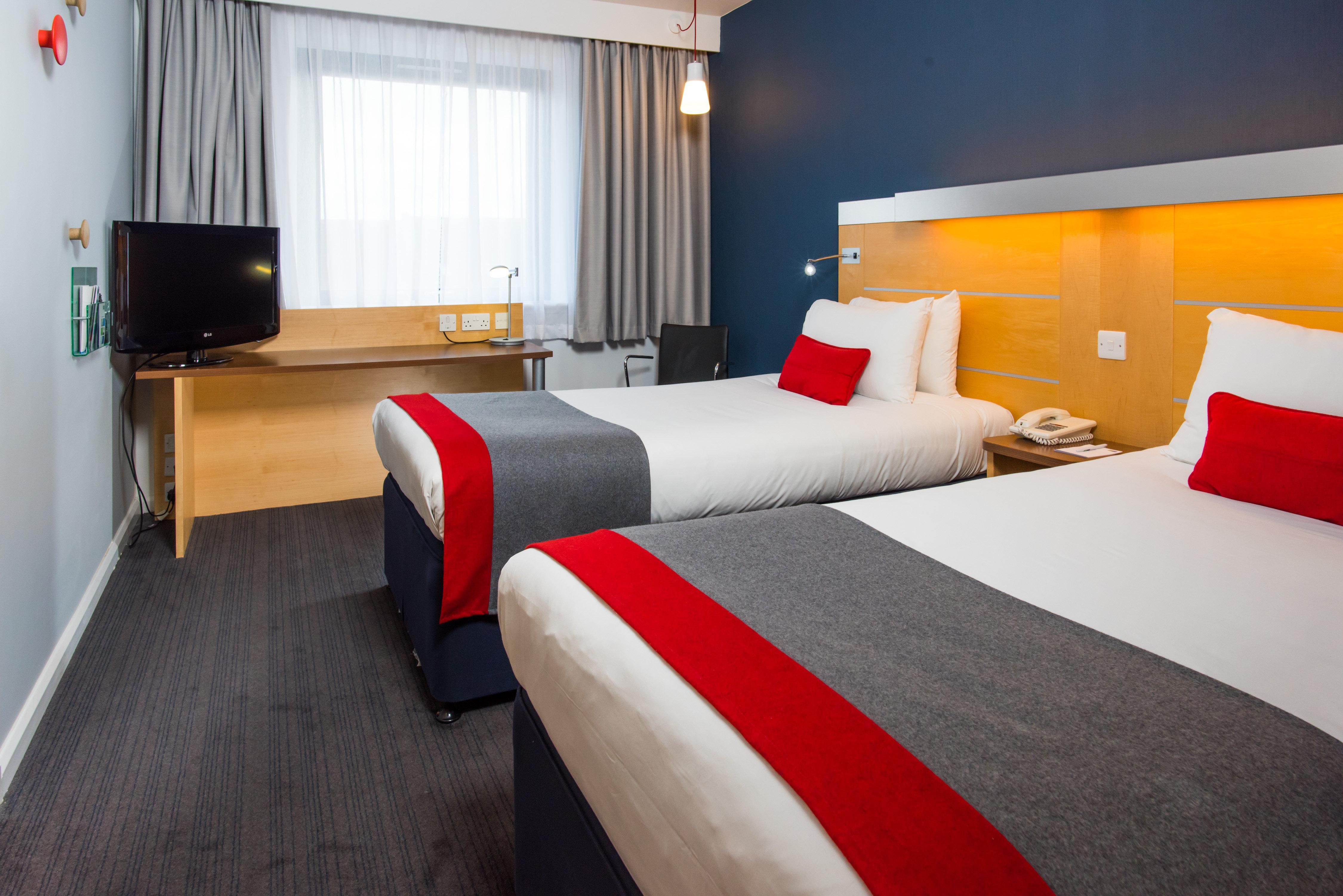 Holiday Inn Express Stevenage, An Ihg Hotel Ngoại thất bức ảnh