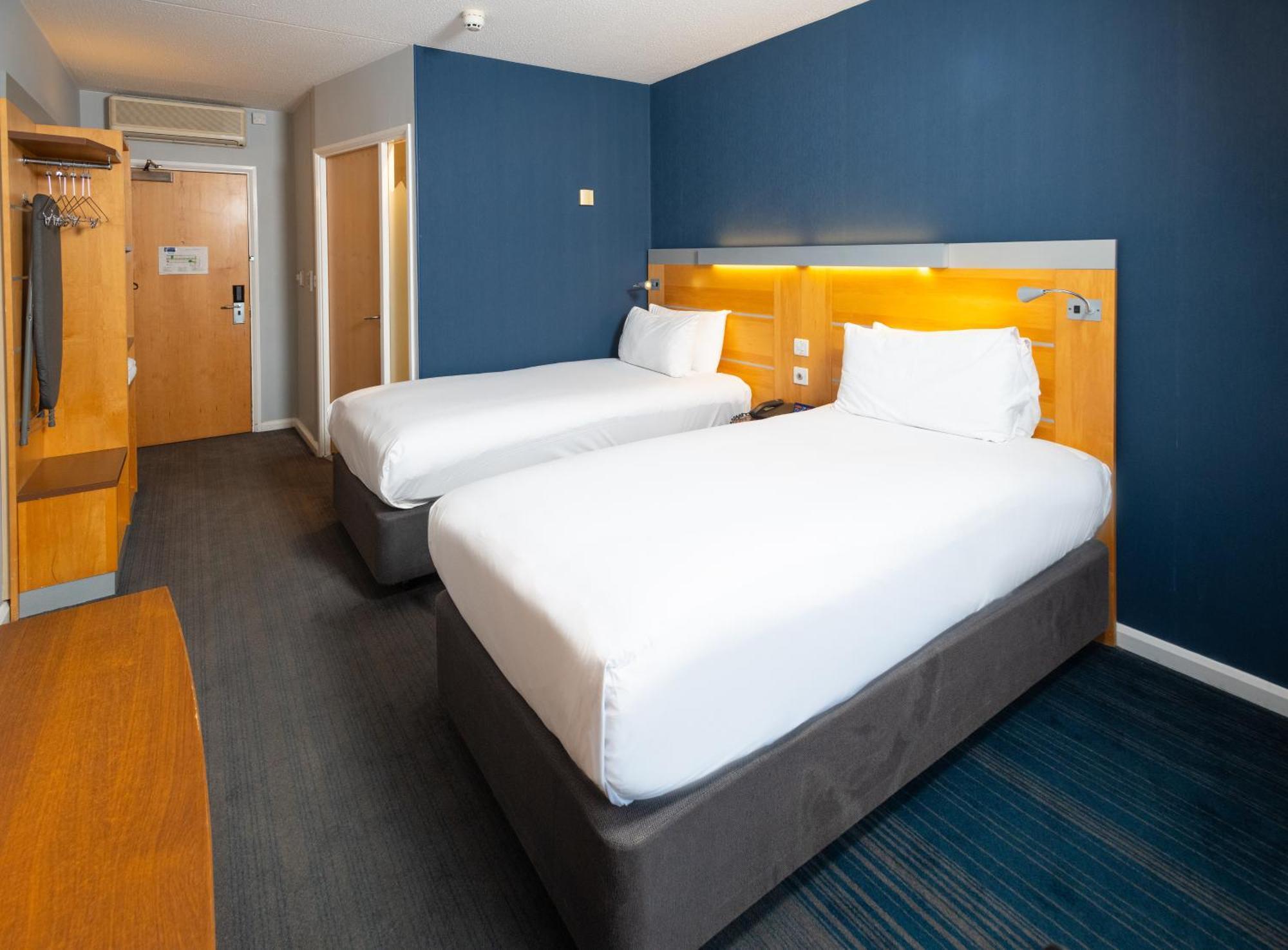 Holiday Inn Express Stevenage By Ihg Ngoại thất bức ảnh