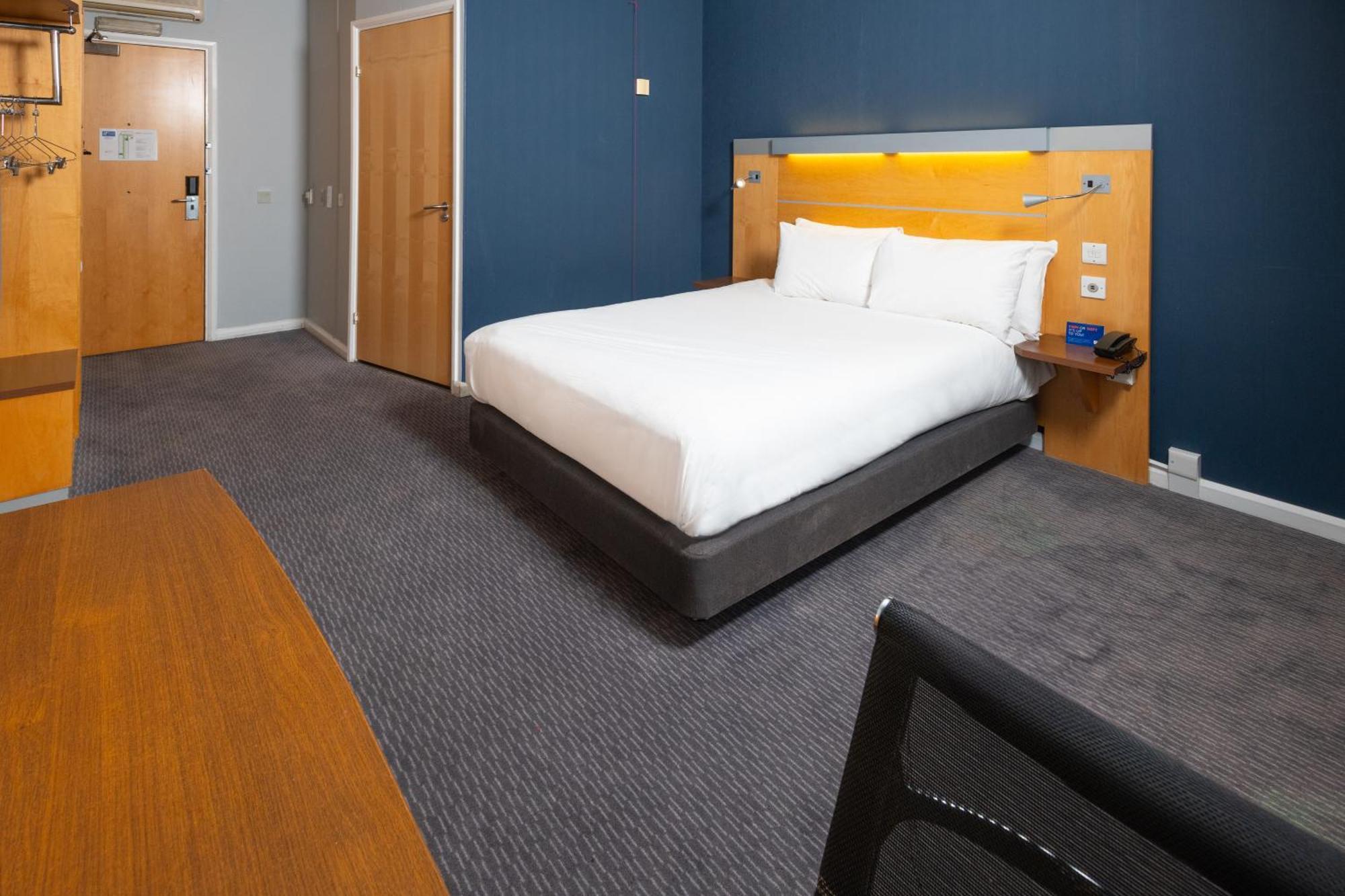 Holiday Inn Express Stevenage By Ihg Ngoại thất bức ảnh