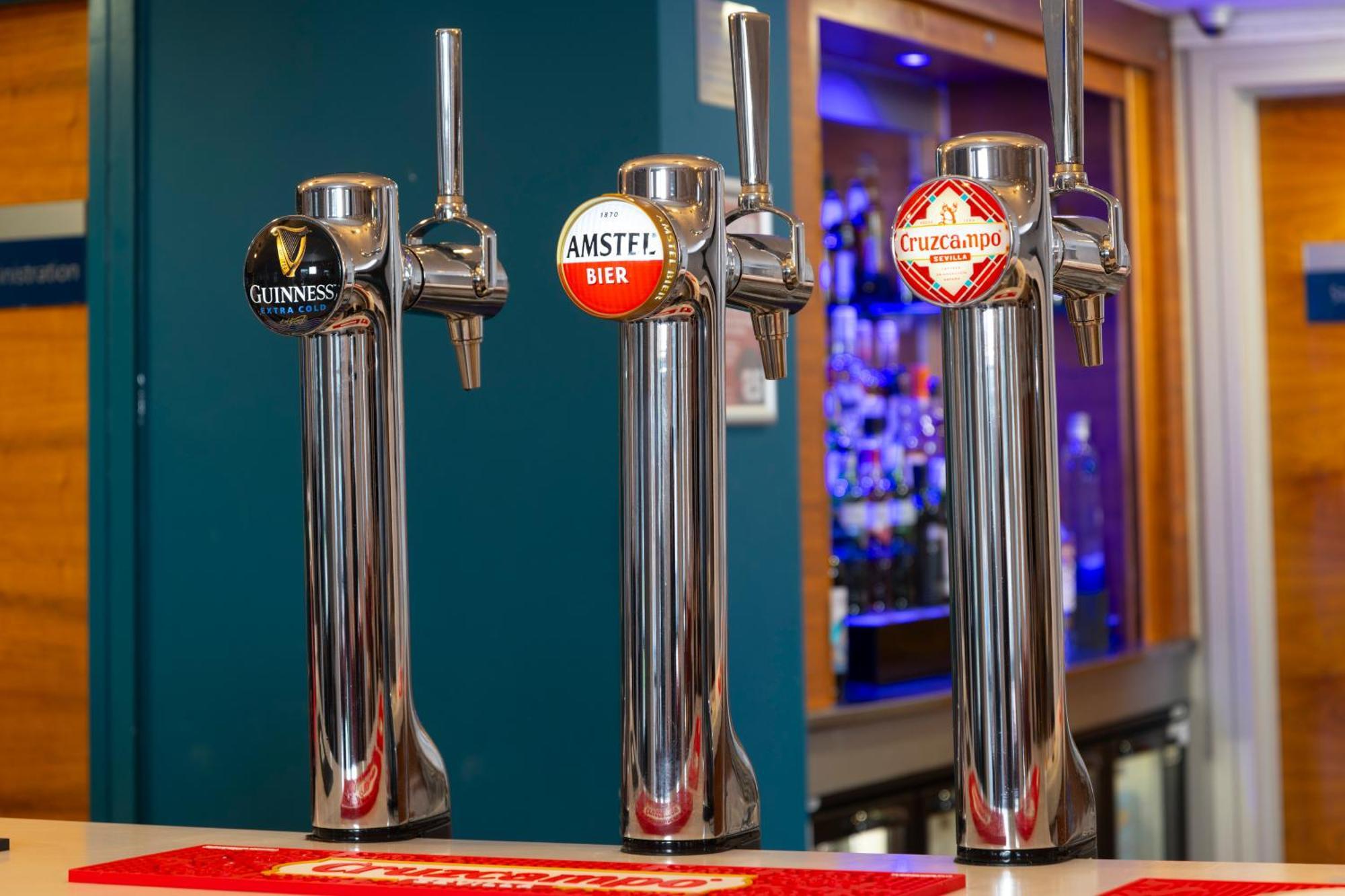 Holiday Inn Express Stevenage By Ihg Ngoại thất bức ảnh