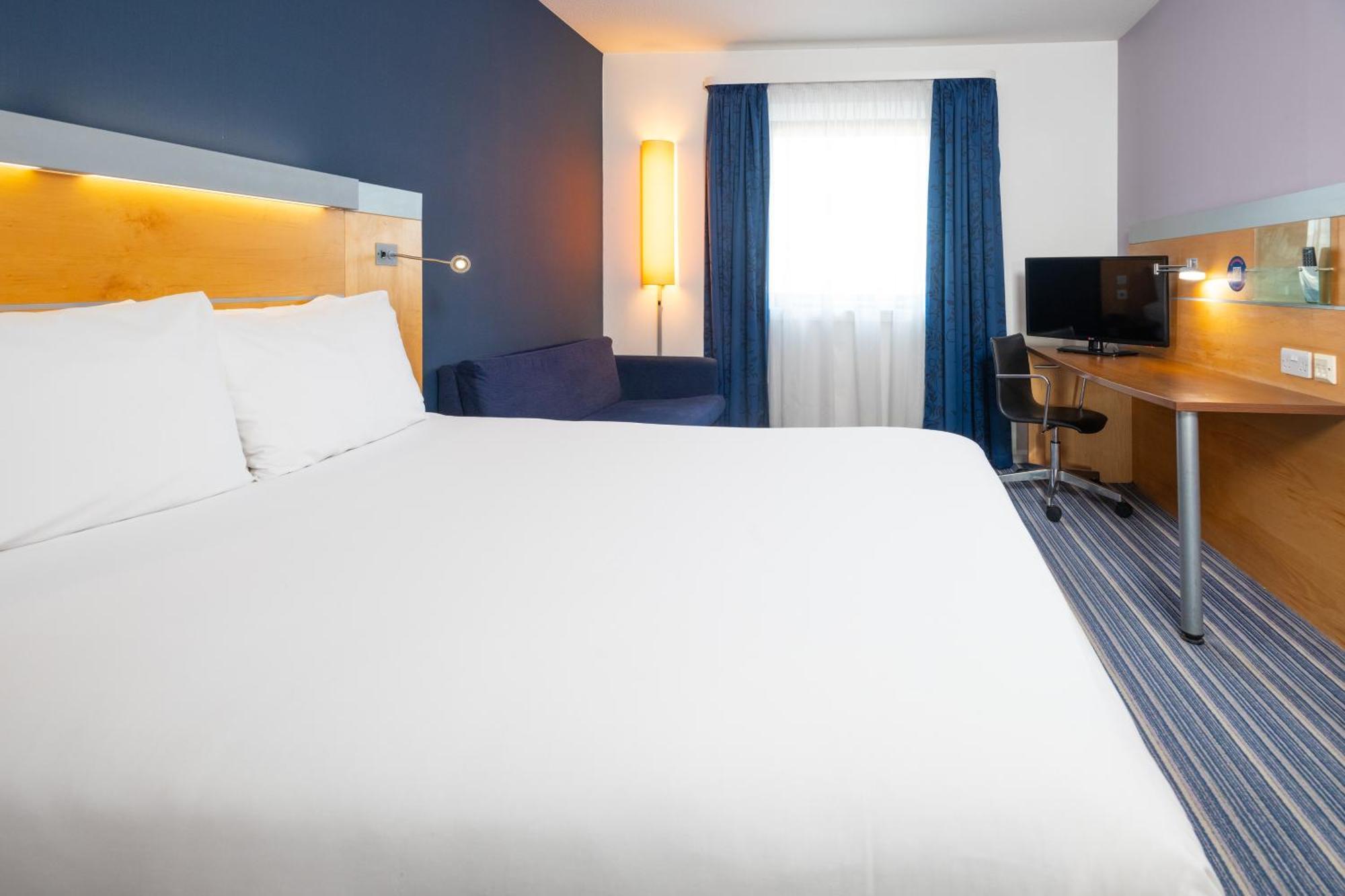 Holiday Inn Express Stevenage By Ihg Ngoại thất bức ảnh