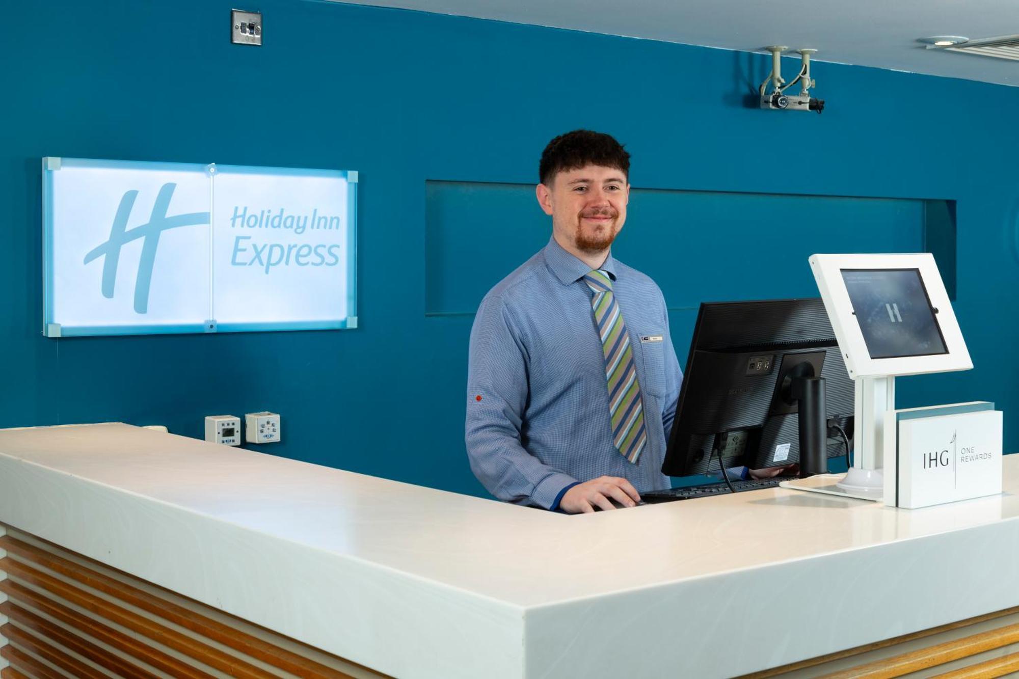 Holiday Inn Express Stevenage By Ihg Ngoại thất bức ảnh
