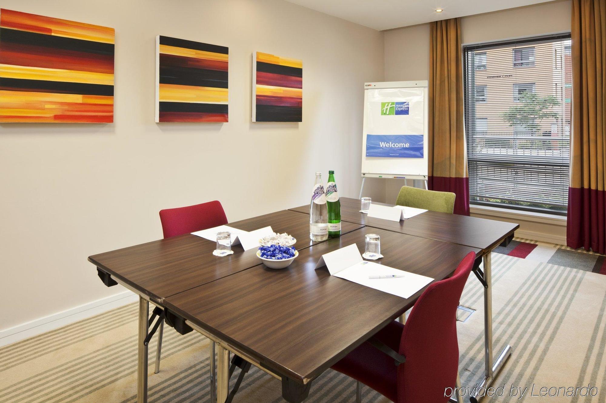Holiday Inn Express Stevenage By Ihg Tiện nghi bức ảnh