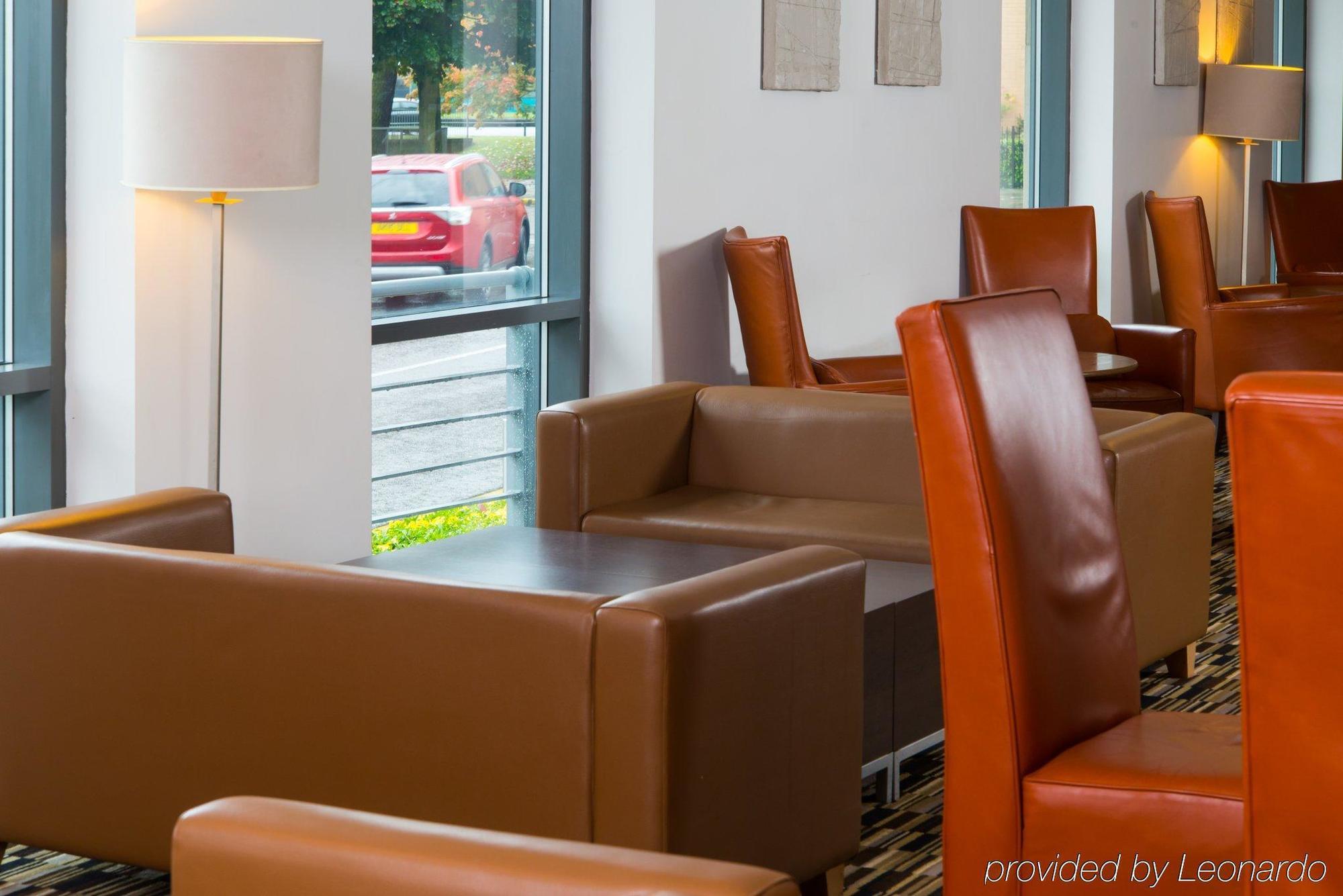 Holiday Inn Express Stevenage, An Ihg Hotel Ngoại thất bức ảnh